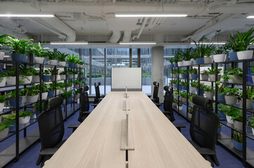 Biuro w kamienicy z histori膮 - miejsce, gdzie tradycja spotyka si臋 z nowoczesno艣ci膮